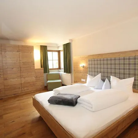 Apartman Stylish And Cozy At The Entrance To The Otztal Oetz