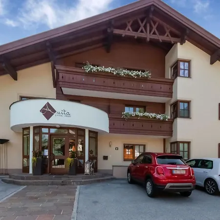 Stylish And Cozy At The Entrance To The Otztal Appartamento Oetz